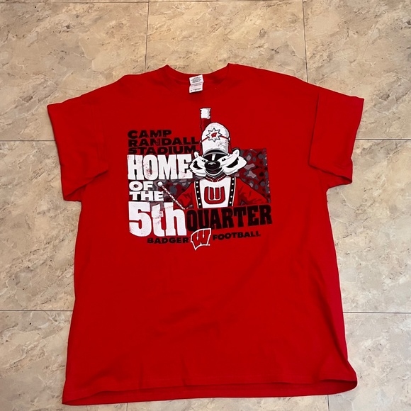 Wisconsin Badgers Gildan Bucky Band Tshirt XL Red - Picture 2 of 5